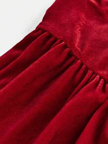 SHEIN Tween Girl Solid Color Ruffle Fashion Velvet Spaghetti Strap Dress