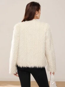 EastFlair 女士白色蓬松大衣，冬季 - 白色 - 查看 2