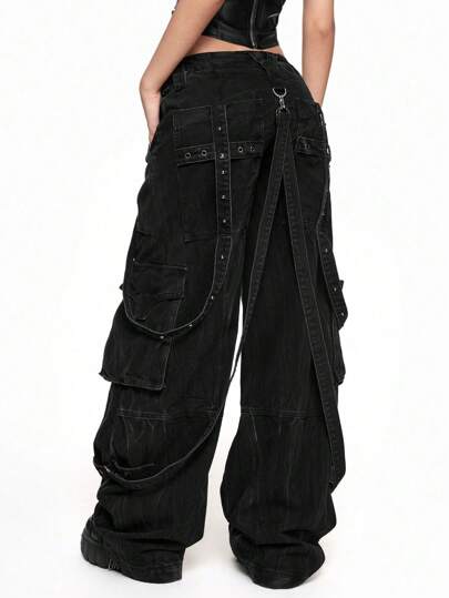 Grunge Punk Jeans boyfriend style large à la taille basse pour femmes, avec rivets croisés et sangle de type cargo, dans un style punk rétro