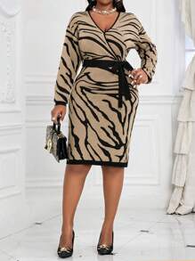 SHEIN Lady Nuevo producto Vestido de invierno elegante con escote de pico en V y lazo delantero de tela pura de lana para otoño e invierno, tallas grandes - Multicolor - Ver 3