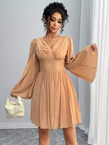 SHEIN PETITE Women's Solid Color Ruffle V-Neck Flare Sleeve Elegant Dress