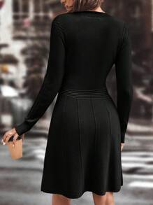 SHEIN Clasi 纯色收腰黑色长袖毛衣连衣裙，秋冬季休闲装 - 黑色 - 查看 2