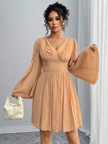 SHEIN PETITE Women's Solid Color Ruffle V-Neck Flare Sleeve Elegant Dress