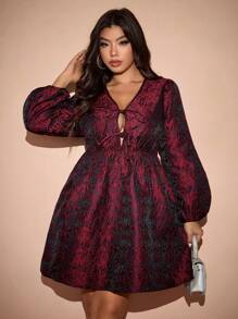 SHEIN Unity 大码优雅高端系带宽松 A 字型浪漫提花女士派对礼服，情人节勃艮第色女士装 - 酒紅色 - 查看 4