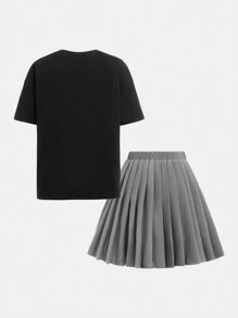 SHEIN Leap Crew Bộ 2 áo thun tay ngắn in họa tiết đồ họa rộng rãi cho bé gái tuổi mới lớn và chân váy xếp ly - Nhiều màu - Xem 2