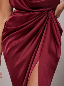 Silquee 女士简约日常约会旅行装优雅派对秋冬长袖纯色勃艮第优质缎面女士中长连衣裙不对称领口，胸罩罩杯上部，下摆垂褶连衣裙适合鸡尾酒会浪漫约会秋冬打底针织连衣裙派对聚会正式派对，婚礼，伴娘服，晚宴礼服，万圣节礼服，圣诞礼服 - 酒紅色 - 查看 5