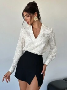 SHEIN Privé 大码女士优雅通勤衬衫，V 领修身长袖蕾丝镂空设计，杏色 - 杏色 - 查看 1