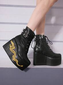 Sugerpunk 女士圆头坡跟厚底刺绣装饰黑色 PU 鞋面时尚潮流舒适日常活动侧拉链靴子适合圣诞节和新年假期 - 黑色 - 查看 7