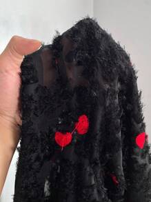 Viva Relle Blusa sencilla de manga larga con escote en V y estampado de corazón en tela jacquard, para tallas grandes, top con volantes para uso casual diario, San Valentín - Negro - Ver 7