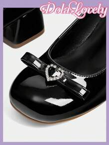 Dola Lovely 圆头低跟蝴蝶结后系带粗跟女式高跟鞋春季鞋春假复活节 - 黑色 - 查看 7