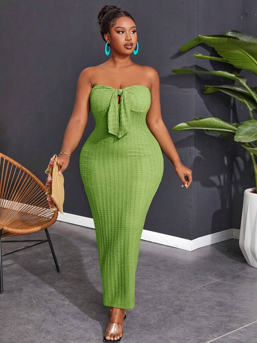 Slaydiva Plus Size Solid Color Bandeau Twist Front Bodycon Dress, Vacation Style - Green - View 1