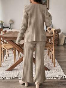 SHEIN 2pcs/Set V-Neck Ribbed Hem Slit Maternity Sweater + Sweater Pants - Khaki - View 2