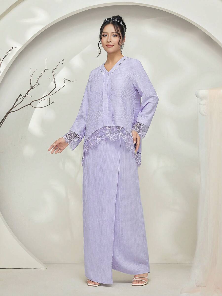 Veilorie Baju Kurung 纹理面料蕾丝拼布不对称下摆上衣和长款中裙 2 件套女士适中