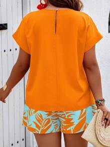SHEIN Clasi Conjunto de 2 piezas para mujer de talla grande con top de manga de murciélago de cuello redondo y shorts sueltos con estampado de plantas tropicales, para vacaciones de verano en estilo bohemio - Naranja - Ver 2