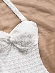 Soleia 女士度假迷你连衣裙，带有弹性褶皱胸部、系带领、蝴蝶结和分层褶皱，可内穿或外穿，情人节约会服装，新年女装，圣诞节女装，派对女装，音乐节/音乐会服装，情人节，女士夏季连衣裙，白色毕业礼服 - 白色 - 查看 4