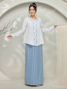 Graceveil Baju Kebaya Outfit: Contrast Color Lace Embroidered Long Sleeve Blouse And Full Print Skirt Set Modest - White - View 5