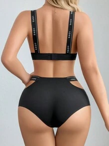 NudeFit Conjunto de dos piezas para mujer de pantalón tipo triángulo hueco y sujetador adhesivo sin aros de acero ni acolchado con estampado de letras y tirantes anchos, en material de nailon