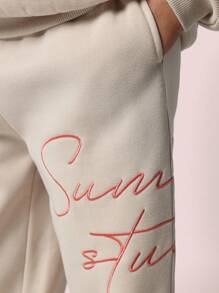 SUMWON 时尚字母 Logo 连帽卫衣运动裤套装，可搭配穿着，宽松舒适，适合秋冬季日常穿着，街头风刺绣字母，适合青少年女孩度假穿着 - 杏色 - 查看 6