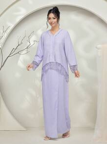 Veilorie Baju Kurung 纹理面料蕾丝拼布不对称下摆上衣和长款中裙 2 件套女士适中