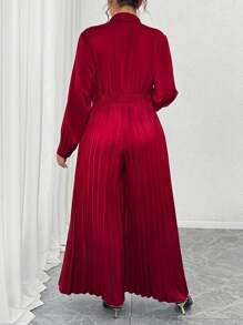 Celure Mono en color rojo de San Valentín con moño de Año Nuevo, de talla grande, con cuello de camisa, corbata y pierna plisada