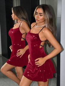 SHEIN ICON Vestido mini ceñido, con espalda descubierta, de tela de terciopelo brillante - Burdeos - Ver 1