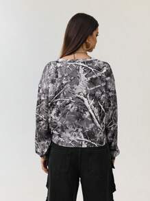 SHEIN Unity 复古迷彩枫叶印花休闲 V 领宽松长袖套头运动衫，女款，秋冬（随机剪裁） - 彩色 - 查看 2