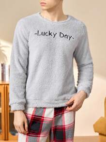 Conjunto de ropa casual para hombre en casa, camisa gris y pantalón a cuadros