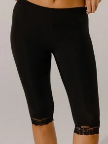 Aralina Dance Edge Black Lace Trim Cropped Side Ruched Bralette And High-Waisted Capri Legging Set - Black - View 3