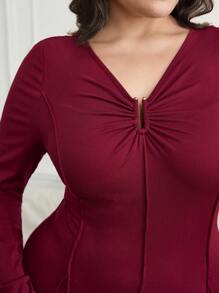 Modelyn Plus Size Solid Color V-Neck Long Sleeve Casual Long Dress - Red - View 2
