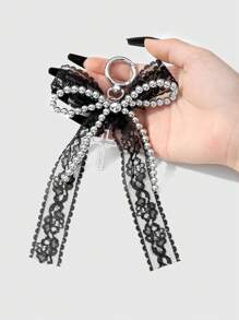 ROMWE Kawaii 1 chiếc Y2K phong cách Gothic đính hạt thủ công CCB bạc, nơ lưới ren đen, mặt dây chuyền hình thánh giá rỗng móc khóa túi xách, phù hợp cho phụ nữ/bé gái mặc hàng ngày, quà tặng ngày lễ tình nhân, Halloween - màu đen - Xem 5