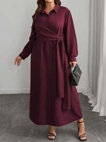 SHEIN Clasi Vestido Camisa de Manga Longa com Gola Padre, Cinto na Cintura e Decoração para Mulheres Plus Size, Vestuário Casual de Escritório para Primavera e Outono, Roupa Feminina Outono em Bordô - Vinho - Visão 4