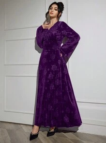 Al Najma 勃艮第红色女士天鹅绒压花 3D 花朵领结阿拉伯风格连衣裙，端庄 - 紫色 - 查看 4