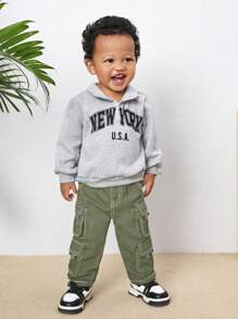 SHEIN 男婴时尚炫酷多口袋撞色缝线牛仔黑色牛仔裤，百搭户外服装