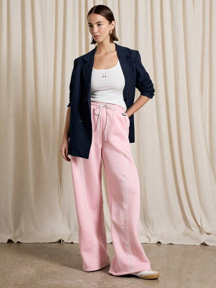 Lässige Loungewear-Jogginghose mit weitem Bein und Spitzendetail