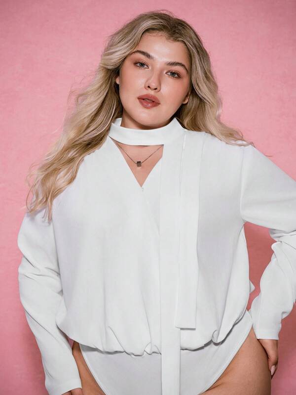 SHEIN EZwear Plus Size Solid Color Halter V-Neck Long Sleeve Bodysuit