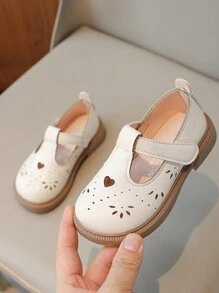 1 双女婴平底鞋，米色钩环时尚舒适平底鞋，英伦风格儿童鞋 - 米色 - 查看 2