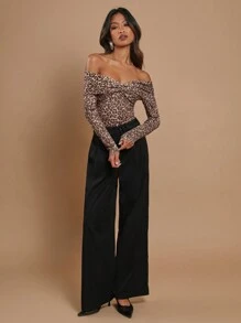 SHEIN X ELOISA & ORSON COSMINA Body de manga larga con hombros descubiertos, con estampado de leopardo y diseño retorcido, de estilo casual y minimalista para mujer