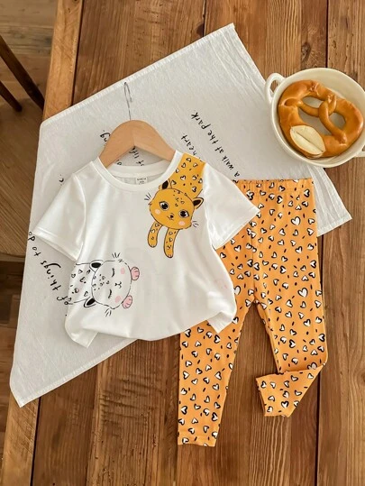 SHEIN LMoss Kids 2pcs Baby Girl Knitted Cute Cartoon Animal Print Short Sleeve Top And Skinny Leopard Print Knitted Pants Set, Suitable For Outings And Home Wear