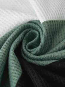 SHEIN LUNE Plus Size Solid Color Patchwork V-Neck Long Sleeve Casual Graphic Tees Women Tops For Spring