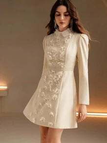 Anewsta Vestido corto de línea A de manga larga para mujeres con cuello Peter Pan, diseño de perlas en pompa, bordado y patchwork de encaje de alta gama para otoño/invierno