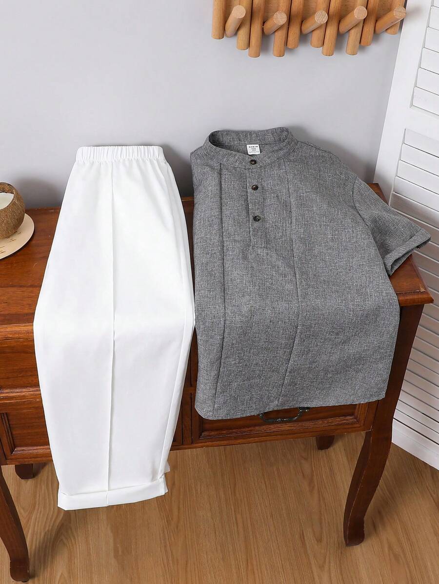 2 stuks/set Tween Boys Casual Stand Collar Loose Short Sleeve Half Placket Pullover Top en Straight Loose Pants Set, Geschikt voor school, tuin, strand, verjaardag in de lente, zomer, herfst, winterseizoenen