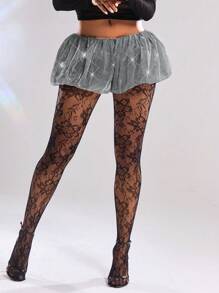 SHEIN SXY Pantalones cortos tipo bloomers de mujer de talla grande, de cintura baja, con destellos metálicos brillantes de color plateado y diseño de flor abullonada. Adecuados para la Nochebuena Blanca, citas, cumpleaños, despedidas de soltera, looks casuales, de compras, salidas, combinables fácilmente y que estilizan la figura