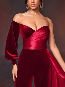 Glamrae 女士优雅迷人的经典天鹅绒拼布缎面露肩长袖连体裤，带有垂褶荷叶，适合派对、舞会、约会、正式场合、婚礼宾客 - 酒紅色 - 查看 3