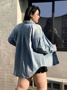 SHEIN EZwear 秋季大码休闲洗水牛仔夹克 - 淺色水洗藍 - 查看 2