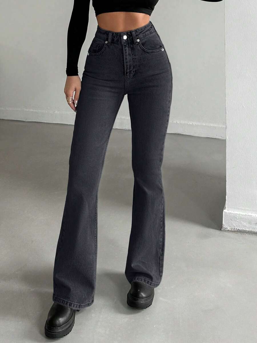 EURMUSE Women's Pocket Zip Fly Flare Casual Jeans - Black - View 1