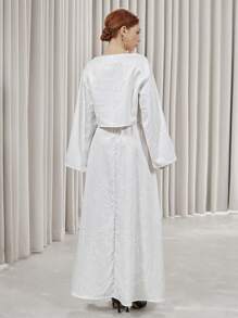 SHEIN Privé طقم من قطعتين للنساء: ملابس علوية أكمام فضفاضة برسومات هندسية وتنورة ماكسي عالية الشق، مناسبة للربيع والصيف، عيد الحب