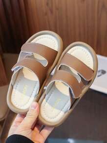 1双棕色钩环软底时尚拖鞋，适合幼儿/婴儿 - 棕色 - 查看 2