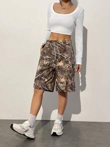 SHEIN EZwear Pantalones cortos anchos de mujer informales con estampado de camuflaje