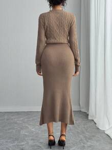 Rafferiza 秋冬季时尚修身圆领长袖保暖麻花针织美人鱼下摆棕色毛衣女连衣裙