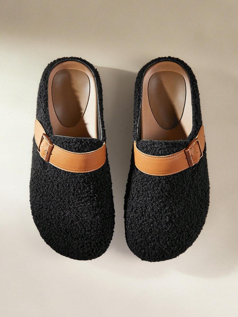 Solecia Damskie okrągłe płaskie morelowe wsuwane kapcie z puszystymi zdobieniami ze sprzączką, odpowiednie do wewnątrz i na zewnątrz na letnie wakacje buty letnia wyprzedaż buty do szkoły buty studenckie na Halloween Boże Narodzenie jesień - Czarne - Zobacz 1